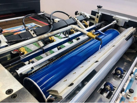 ماكينة الطباعة الآلية بتقنية الأشعة فوق البنفسجية UV، SGZ-II-1200 (طابعات UV)   Automatic UV Coating Machine