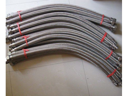 مجموعة أنابيب ستيل غير ملحومة وخراطيم هيدوليك Seamless Steel Pipe & Hydraulic Hose Assembly