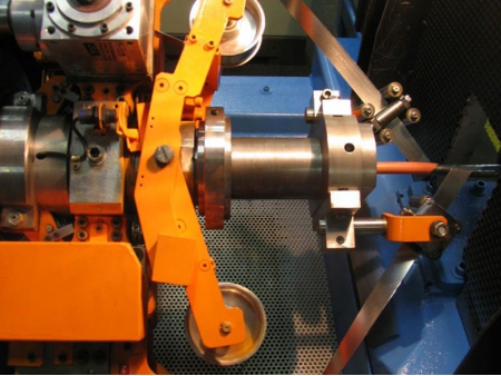 ماكينة تدريع الكابل بشريط معدني، فئة CS Concentric Steel Taping Machine