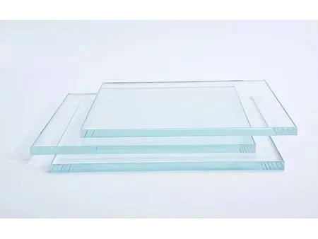 زجاج فائق الشفافية (زجاج منخفض الحديد) Ultra Clear Glass (Low Iron Glass)