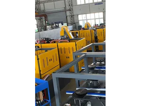 ماكينات قولبة النفخ بالمط (الشد) Stretch Blow Moulding Machines