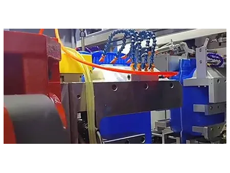 ماكينة قولبة النفخ بطريقة البثق لبراميل ذات حجم من 10 إلى 100 لتر 10-100L Container Extrusion Blow Moulding Machine