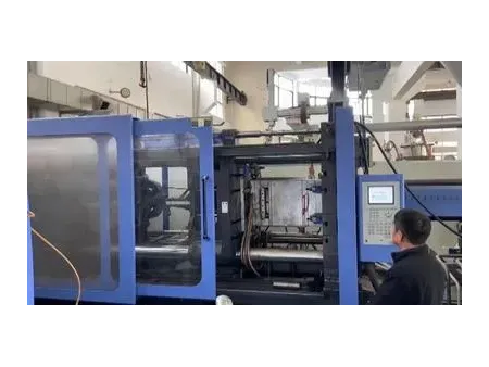 ماكينة قولبة بالحقن لمصبعات بلاستيك PET (خامات تشكيل) PET Preform Injection Moulding Machine