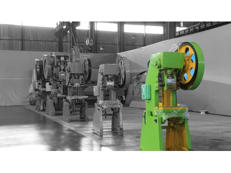 ماكينات ثني الألواح المعدنية (مكابس ثني الصاج) Press Brake