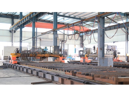 ماكينات ثني الألواح المعدنية (مكابس ثني الصاج) Press Brake