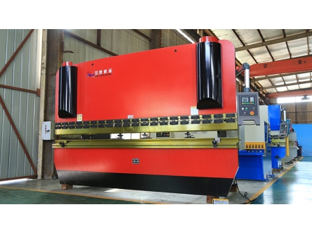 ماكينات ثني الألواح المعدنية (مكابس ثني الصاج) Press Brake