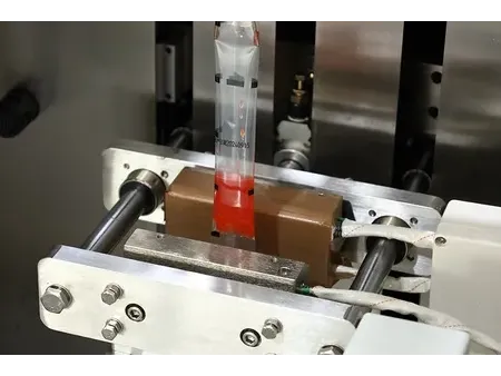 ماكينة تعبئة وتغليف المواد السائلة في أكياس  Liquid Packaging Machine