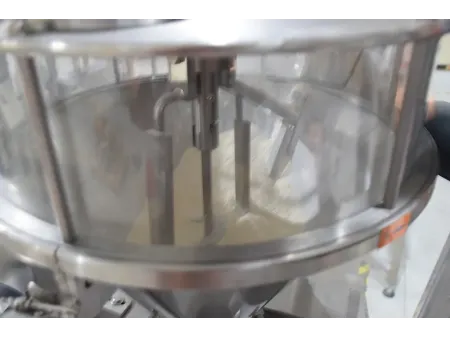 آلة تعبئة المساحيق والبودرة في أكياس Powder Packaging Machine