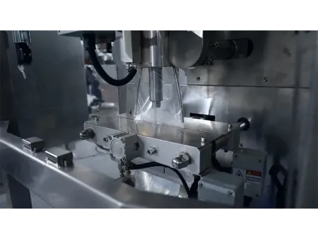 آلة تعبئة السوائل في أكياس Liquid Packaging Machine