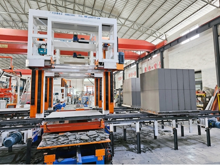 آلة قطع رأسية للكتل الخرسانية بجسر مزدوج مزودة بطاولة دوّارة Double-Track Gantry Vertical Concrete Cutter with Rotary Table