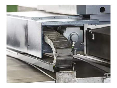 ماكينة الحفر والتفريز CNC بطاولة عمل متحركة لتحقيق دقة فائقة
