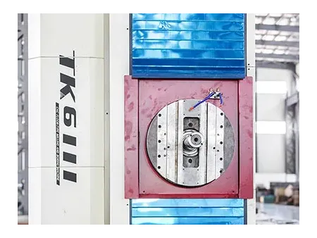 ماكينة الحفر والتفريز CNC بطاولة عمل متحركة لتحقيق دقة فائقة