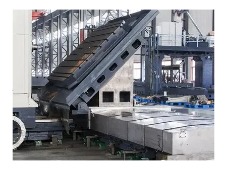 ماكينة الحفر والتفريز CNC نوع Planer (تعتمد حركة خطية نسبية بين قطعة العمل وأداة القطع)