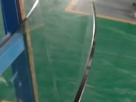 زجاج مقوّى منحني على شكل حرف L