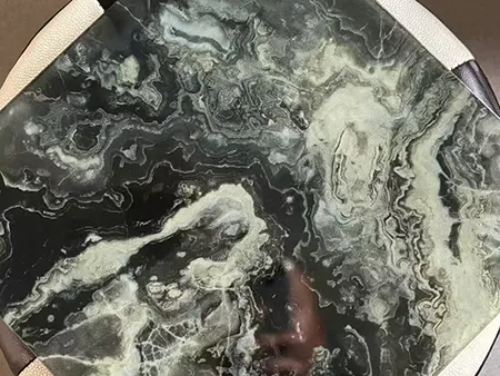 زجاج مطبوع رقمياً بتأثير نقش حجر طبيعي