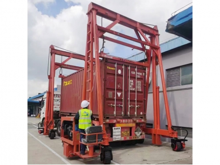 رافعة جسرية ذات سارية Mast Straddle Crane