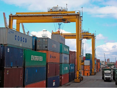 رافعة جسرية ذات إطارات مطاطية Rubber Tired Gantry Crane