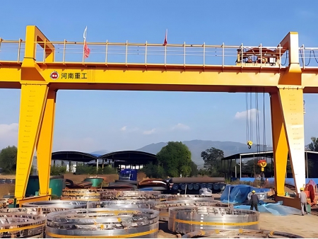 رافعة جسرية ذات عارضة مزدوجة Double Girder Gantry Crane
