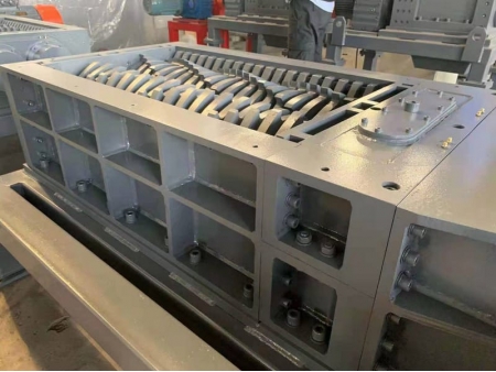 فرامة تقطيع ثنائية المحور Double-Shaft Shear Shredder