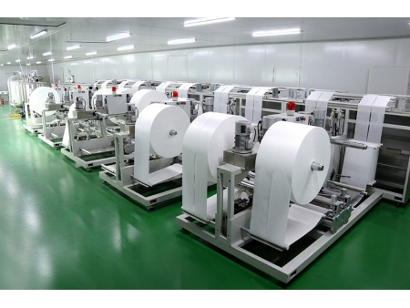خط إنتاج مناديل مبللة (مع حدة الطي والترطيب والتكديس والتغليف)، سلسلة Fully Automatic Wet Wipes Folding Converting Machine