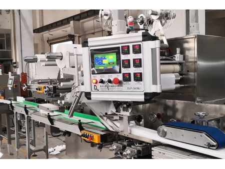 خط إنتاج مناديل مبللة (عبوة 30 إلى 120 منديل/ علبة) Fully Automatic Wet Wipes Packaging Machine with Automatic Splicing
