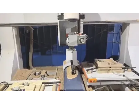 مخرطة خشب ذكيةCNC متطورة بخمسة محاور وطاولتين مزدوجتين (لتعزيز الإنتاجية والدقة) (لأعمال النجارة وتصنيع أثاث الخشب الصلب والديكور بكفاءة ودقة عالية)  Double Table 5 Axis CNC Wood Lathe