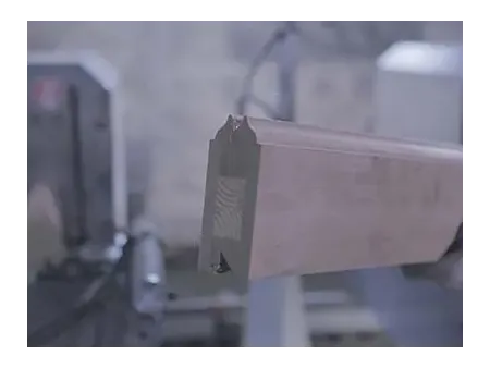 ماكينة منشار خشب بشفرتين لقصّ وتقليم طرفي اللوح الخشبي في وقت واحد Double End Trim Saw