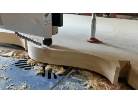 ماكينة قطع خشب بنظام CNC عالية الدقة High Precision CNC Wood Cutting Machine