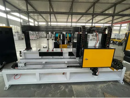 ماكينة CNC متعددة الوظائف (لتنفيذ عمليات الحفر الجانبي، ونقر الأخشاب، وتشكيل وصلات لسان التثبيت بدقة عالية) CNC Mortiser/Tenoner (Side Hole Drilling Machine)