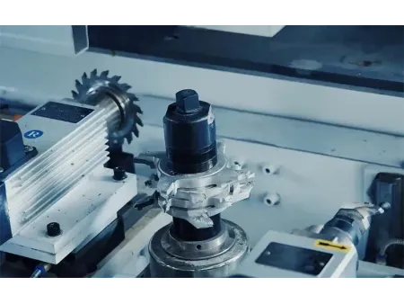 ماكينة تفريز حواف ألواح جدران خشب بنظام CNC (من جانب واحد) CNC Wall Panel Edge Slotting Machine (Single Side)