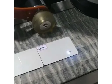 جهاز وسم ليزر الأشعة فوق البنفسجية فائق السرعة على خط الإنتاج المتحرك