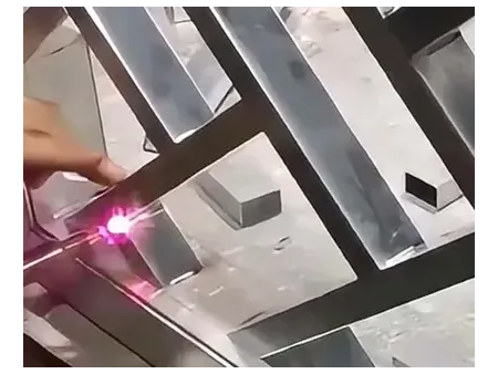 ماكينة لحام بالليزر بنظام التبريد الهوائي