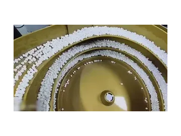 نظام فحص ذكي متقدم لِقِطَع السيراميك بالذكاء الاصطناعي (لاكتشاف العيوب السطحية بدقة ميكرونية دون تدخل بشري) Ceramic Vision Inspection Machine
