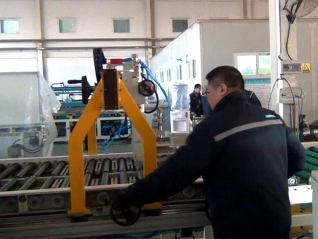 ماكينة طباعة الشاشة الحريرية الآلية للشعارات  Automatic Logo Screen Printer