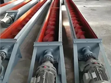 الناقل الحلزوني/ الناقل اللولبي (نقل مغلق وآمن للمواد السائبة) Screw Conveyor