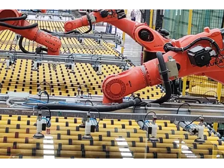 روبوتات آلية لتحميل وتفريغ الألواح الزجاجية Glass Loading and Unloading Robot
