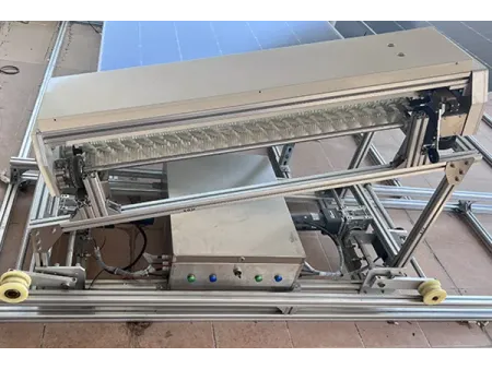جهاز روبوت تنظيف الألواح الشمسية (روبوت نوع متحرك على مسار ثابت) Automatic Solar Panel Cleaning Robot (Rail Type)