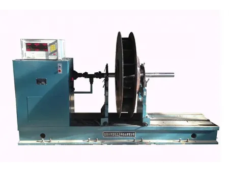 ماكينة موازنة المروحة الدفاعة