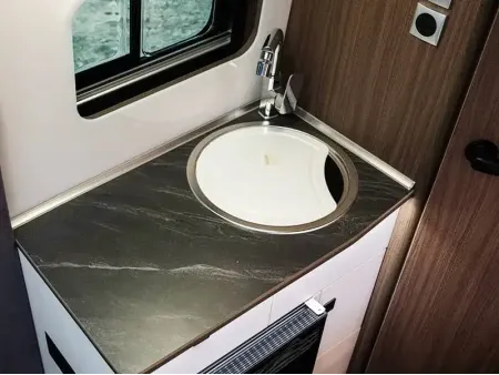 سيارة كرفان Camper Van