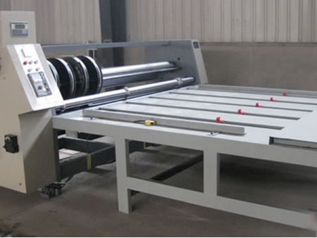 آلة تحزيز (سلوتر شق وعمل فتحات) دوارة نصف أوتوماتيكية للكرتون المضلع