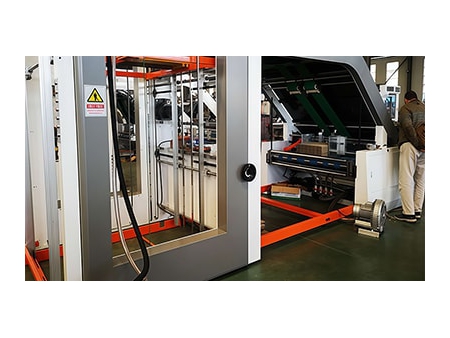 ماكينة تصفيح فلوت الكرتون آلية Automatic Flute Laminating Machine