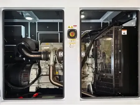 مولدات ديزل من 283 إلى 700 كيلو فولت أمبير تعمل بمحرك بيركنز أمريكي   283-700kVA Diesel Generator Sets Powered by USA Made Perkins Engine