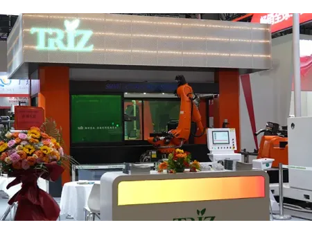 ماكينة القطع بالليزر ثلاثية الأبعاد بـ 16 محوراً ومحطتي عمل (لزيادة الكفاءة الإنتاجية)