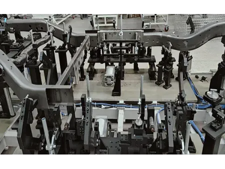 عوارض شاصي أنبوبية مشكلة هيدروليكياً لهياكل الشاحنات وسيارات الدفع الرباعي (عوارض طولية وعرضية عالية المتانة)