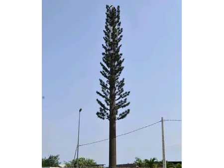 عمود اتصالات تجميلي - تصميم شجر الصنوبر (للمناطق الجبلية والسياحية - دمج بيئي كامل مع ثبات هيكلي عالي)