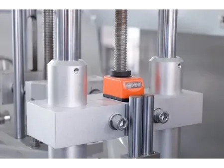 ماكينة تعبئة أكياس ستاند اب بسحاب HFFS ذات فوهة واحدة