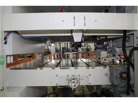 شريك نجاحكم في حلول التعبئة والتحميل الذكية، خبرتنا في خدمتكم لضمان استمرارية وتطور إنتاجكم تحت شعار 