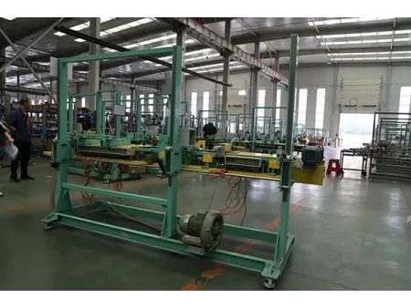 شريك نجاحكم في حلول التعبئة والتحميل الذكية، خبرتنا في خدمتكم لضمان استمرارية وتطور إنتاجكم تحت شعار 