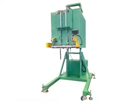 شريك نجاحكم في حلول التعبئة والتحميل الذكية، خبرتنا في خدمتكم لضمان استمرارية وتطور إنتاجكم تحت شعار 