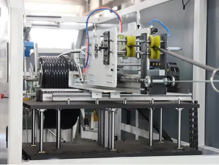 ماكينة لف وتحزيم أنابيب الري PE PE Pipe Coiling & Strapping Machine